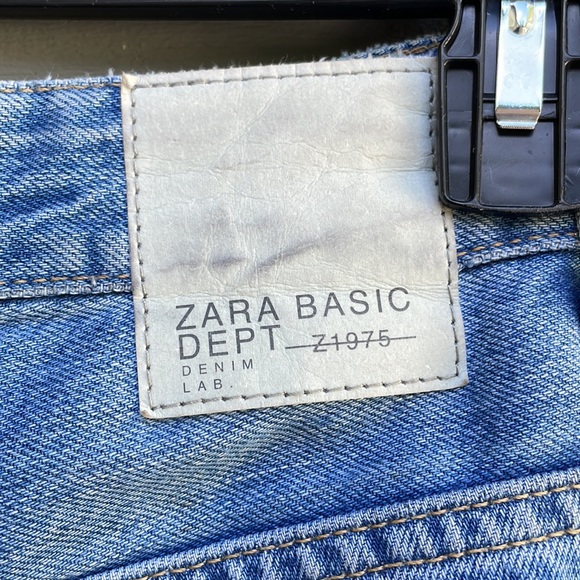 Zara Wide Leg Cropped Ankle Raw Hem Jeans - Picture 4 of 7